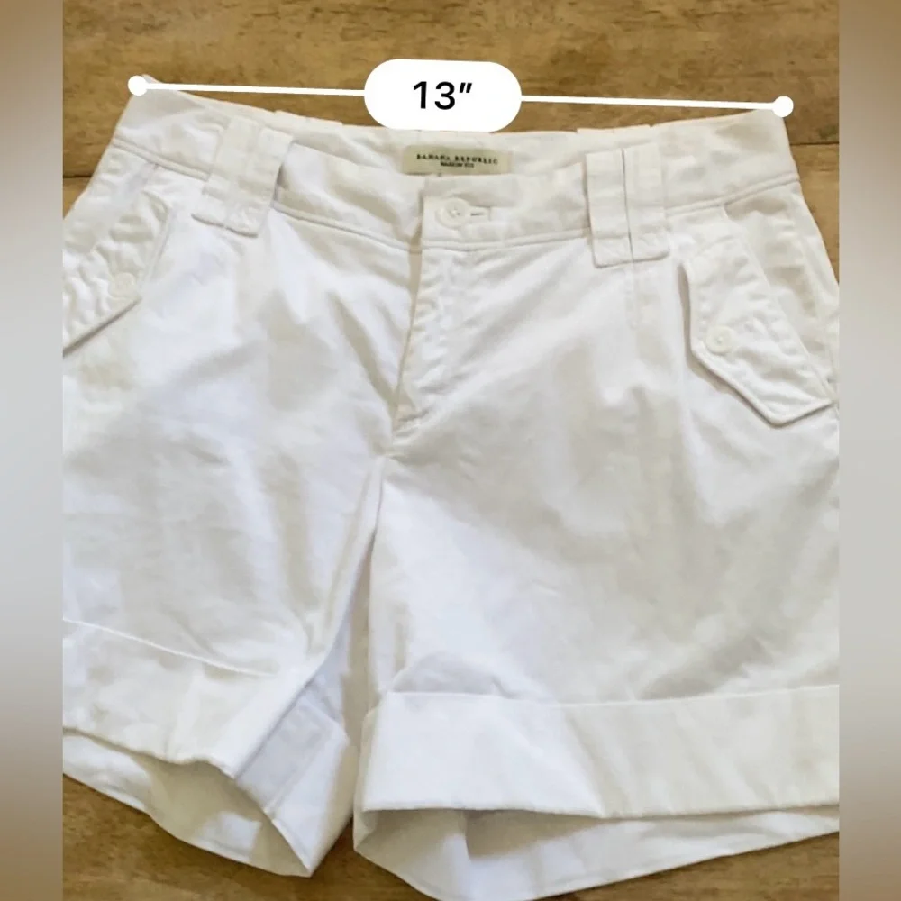 Banana Republic Women’s Sz 2 Martin Fit White  Cotton Blend Twill Stretch Shorts